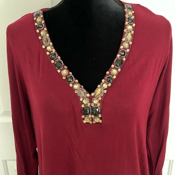 Jeweled neck tunic - Picture 2 of 3